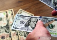 BPOM AS Setujui Penuh Penggunaan Vaksin Pfizer, Dolar AS Melemah Tipis