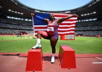 Atlet AS Lakukan Protes Solidaritas untuk Kaum Tertindas di Podium Olimpiade Tokyo 2020 Usai Raih Medali Berisiko Kena Sanksi