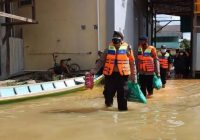 Kapolda Kalteng Kirim Bantuan untuk 400 KK Korban Banjir Desa Tumbang Samba
