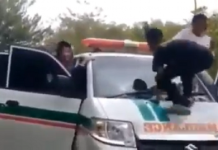 Viral, Mobil Ambulans Diinjak Sejumlah Anak Kuliahan Sambil Joget Musik Dugem
