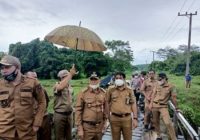 Wakil Bupati Tanbu Instruksikan PUPR Perbaiki Jembatan Putus Akibat Banjir Mentewe