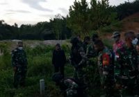 Satgas Pamtas Dampingi Tim BNPP Pantau patok Perbatasan RI-Malaysia di Sanggau Kalbar ﻿