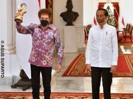 Rayakan Godbless 48th Anniversary, Presiden Jokowi Kenang Masa Remaja Sebagai Penggemar Berat Godbless