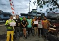Tim Info Banjarmasin Kembali Bagikan Nasi Bungkus