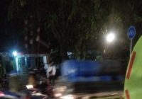 Ertiga Tabrak Truk Penyiram Tanaman, Jalan A Yani Km 4 Arah Luar Kota Sempat Macet