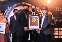 Machli Riyadi Raih Penghargaan "Platinum Professional & Leadership Award Winner 2021"