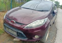 Sudah Satu Minggu Sedan Ford Terparkir di Jalan Sriwijaya, Malam Ini Diderek ke Mapolsek Banjarbaru Barat