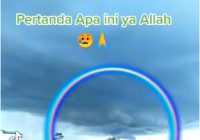 Viral Awan Gelap Bentuknya Aneh, Netizen: Merinding, seperti Kapal Nabi Nuh di Tengah Ombak Besar
