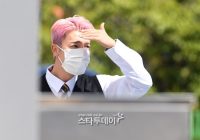 Heboh Donghae Super Junior Berambut Pink, Sukses Bikin ELF Terdonghae-donghae