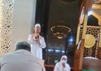 Khatib Jumat di Masjid Al Falah Tanah Bumbu, Ustadz Das'ad Latif Ajak Perbanyak Salawat dan Istighfar