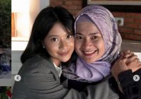 Senangnya Ikke Nurjanah Putrinya Lulus Kuliah IPK Tertinggi di UI
