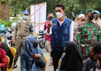 Jokowi Pantau Vaksinasi Massal Covid-19 di Halaman Masjid Al Karomah Martapura