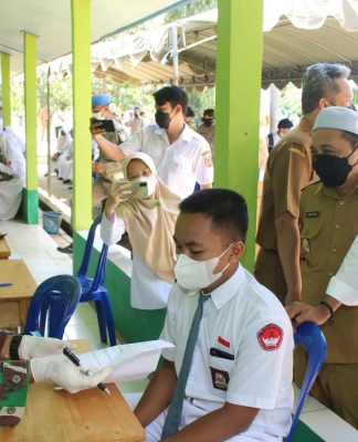 Siswa SMAN 1 Karang Intan Antusias Ikut Vaksinasi Covid-19