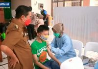 Wali Kota Ibnu Sina Tinjau Vaksinasi Massal COVID-19 di Gereja Katedral Banjarmasin