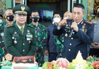Kapolresta Kombes Rachmat Hendrawan Bawa Tumpeng ke Kodim 1007/Banjarmasin