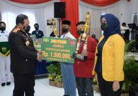 Korem 101/Antasari Serahkan Hadiah Lomba HUT Ke-76 TNI untuk Insan Pers, Umum dan Mahasiswa/Pelajar