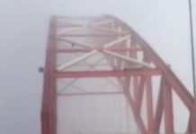 Kabut Asap Tebal Saput Jembatan Rumpiang Batola