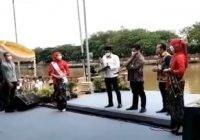 Sekdaprov Kalsel Roy Rizali Anwar Buka Festival Budaya Pasar Terapung di Siring Nol Kilometer