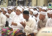 Peringati Maulid Nabi, Jamaah Penuhi Masjid Agung Al Karomah Dengarkan Ceramah Habib Ahmad
