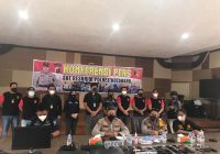 Polres Kotabaru Geledah Ruko Pinjaman Online Ilegal, 1 WNA Cina Turut Diamankan