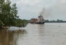 BREAKING NEWS: KM Sinar Ambon Terbakar di Muara Banjar