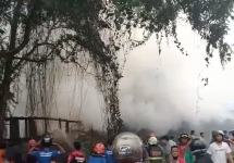 Api Berkobar di Sultan Adam, Hanguskan Toko Gio Jual Bahan Bangunan