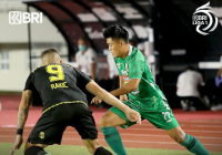 4 Gol Terbaik Pekan ke 13 BRI Liga 1 2021, Gol Striker Persebaya Samsul Arif Disorot