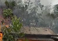Sebuah Kios di Bati-bati Terbakar, Pemiliknya Alami Luka Bakar Pada Kaki