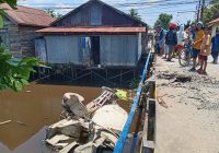 Truk Molen Tercebur di Sungai Lulut, Sopir Berhasil Selamatkan Diri