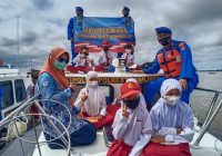 Puluhan Pelajar SD Gunung Meranti Jajal Kapal dan Lanting Polisi Pintar Satpolairud Banjarmasin, Ini Kesan Kepsek