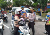 Pengendara Tertib Lantas dan Prokes Dapat Hadiah Saat Operasi Zebra Polres Kapuas