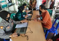 Ratusan Warga Antusias Ikuti Vaksinasi Presisi di Polsek KPL Banjarmasin