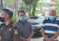 Kejari Banjarmasin Limpahkan Berkas Dua Tersangka Gratifikasi Alkes RSUD Ulin ke Kejati Kalsel