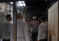 Pastikan Tak Ada Korban Jiwa, Wakapolda Kalsel Tinjau Lokasi Kebakaran Asrama Polsek Banjarmasin Utara