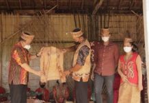 Masyarakat Dayak Deah Kampung Sepuluh Tabalong Resmikan Pakaian Adat