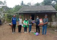 Dinsos Tanah Bumbu Turun ke Lokasi Korban Puting Beliung di Satui