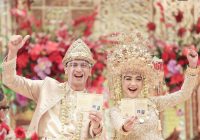 Wah Ada Perhiasan Emas di Suvenir Ria Ricis dan Teuku Ryan