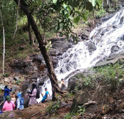 Nikmati Air Terjun Puteri di Tahura Sultan Adam