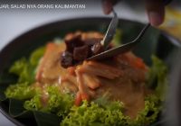 Hmmm Yummy Bangeeet, Begini Loh Guys Cara Bikin Selada Banjar Ala Chef Agus Sasirangan