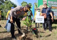 Kapolres Banjar : Tanam Pohon Anggap Tanam Doa dan Harapan
