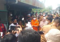 Wali Kota Banjarmasin, H Ibnu Sina Kunjungi Korban Kebakaran di Kelayan A Gang Sadar dan Gang Sejiran, ini Menu Makanan di Dapur Umum Tim Tagana