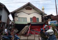 Sebuah Rumah Roboh di Jalan Kelayan A, Banjarmasin, Begini Kondisinya