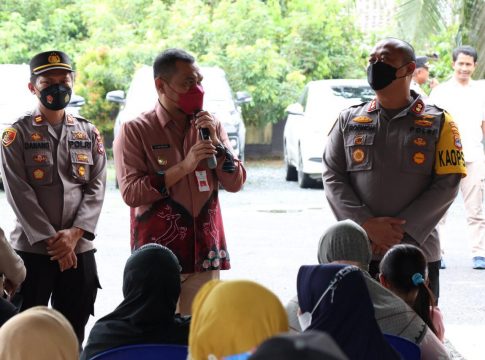 Kapolres dan Wakil Bupati Himbau Masyarakat di Tanah Laut Segera Divaksin