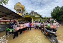 Polwan Tabalong, Balangan, HST Kompak Bantu Rekan Terdampak Banjir