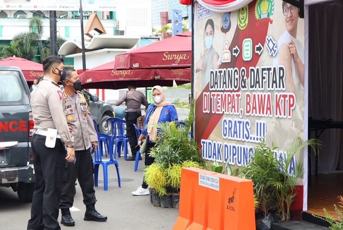 14122021_Gerai vaksinasi di depan Duta Mall Banjarmasin. (Ist-Humas Polresta Banjarnasin)