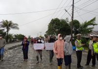 Perbaikan Jalan Tak Kunjung Rampung, Warga Pengayuan Banjarbaru Unjuk Rasa