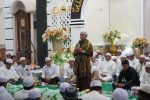 Guru Muhammad Yanor Sampaikan Tausiah di Majelis Lailatul Jumat di Masjid Darul Azhar Batulicin