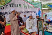 Paman Birin Borong Barang di Lelang Amal  Majelis RMA Banjarbaru