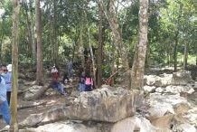 Wisata Alam di Tanah Bumbu Ini Layak dikunjungi, Tawarkan Panorama Batu Kapur Berukuran Besar