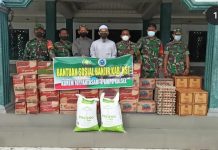 Kodim 1002 HST Sisir Korban Terdampak Banjir di Ponpes Nurul Muhibbin dan Desa Sungai Buluh Salurkan Bansos Korem 101/Antasari